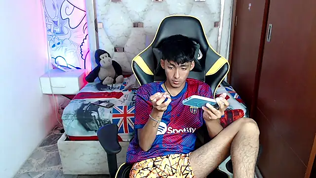yiisu  online show from 8, 10, 2025
