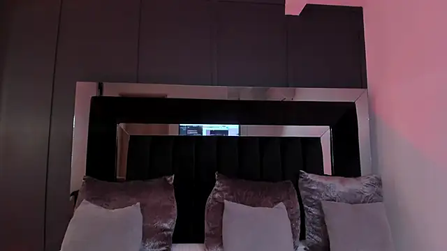 sofiaa brown online show from 17, 10, 2025