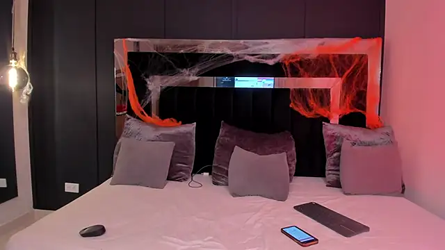 sofiaa brown online show from 25, 10, 2025