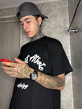 Snapshot of samm4044 chatting on 24, 10, 2025 samm4044 online show from 24, 10, 2025