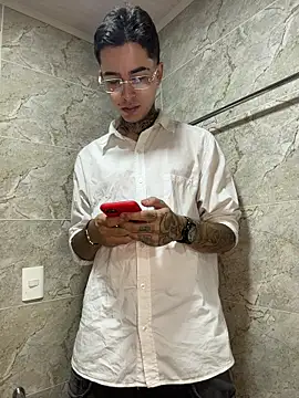 Snapshot of samm4044 chatting on 26, 10, 2025 samm4044 online show from 26, 10, 2025