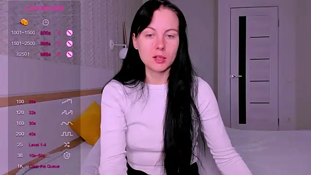 Elle Pearl  online show from 17, 10, 2025