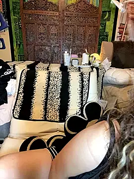 xoxLILxMELOxox online show from 5, 10, 2025