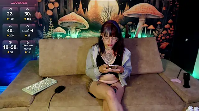 Snapshot of LunaBunny8 chatting on 23, 9, 2025 LunaBunny8 online show from 23, 9, 2025