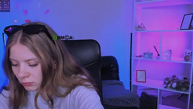 foxy tease  online show from 6, 11, 2025