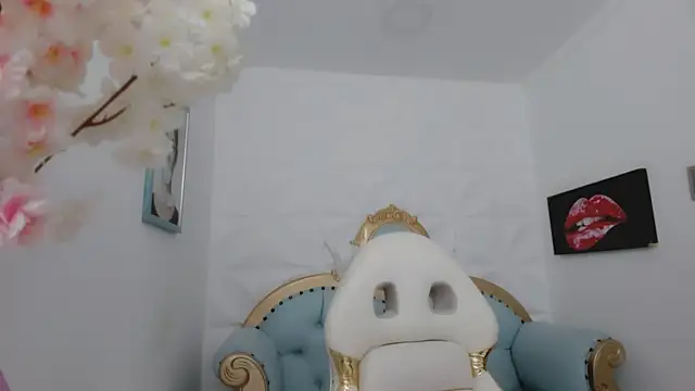 eimy skinny  online show from 10, 9, 2025