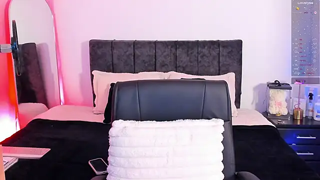 Taylormaxwell online show from 16, 2, 2026