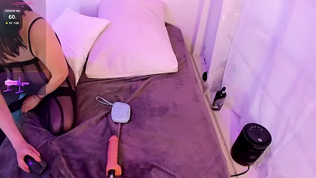 Snapshot of Samaraa_Smith chatting on 11, 10, 2025 Samaraa Smith online show from 11, 10, 2025