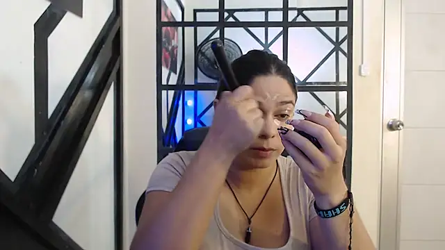 Snapshot of lucia_ht chatting on 8, 10, 2025 lucia ht online show from 8, 10, 2025