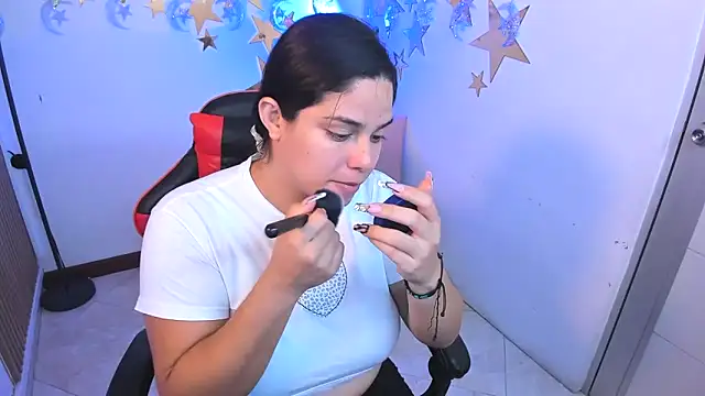 Snapshot of lucia_ht chatting on 9, 10, 2025 lucia ht online show from 9, 10, 2025