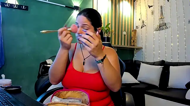 Snapshot of lucia_ht chatting on 29, 10, 2025 lucia ht online show from 29, 10, 2025