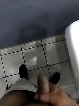 Snapshot of Leofj007 chatting on 14, 11, 2025 Leofj007 online show from 14, 11, 2025