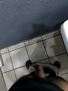 Snapshot of Leofj007 chatting on 30, 11, 2025 Leofj007 online show from 30, 11, 2025