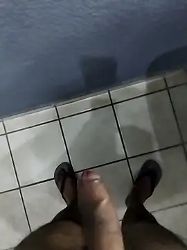 Snapshot of Leofj007 chatting on 4, 12, 2025 Leofj007 online show from 4, 12, 2025