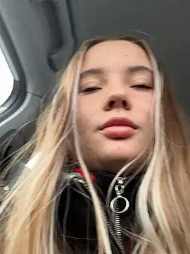 StephanieMur online show from 7, 10, 2025