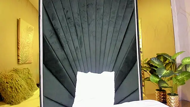 Snapshot of Emilysweet4u_ chatting on 18, 9, 2025 Emilysweet4u online show from 18, 9, 2025