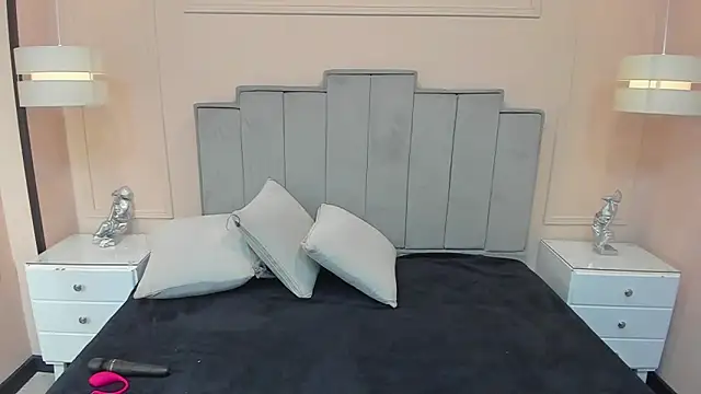 gabriela lux online show from 30, 10, 2025