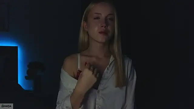 Adele Armas online show from 8, 9, 2025