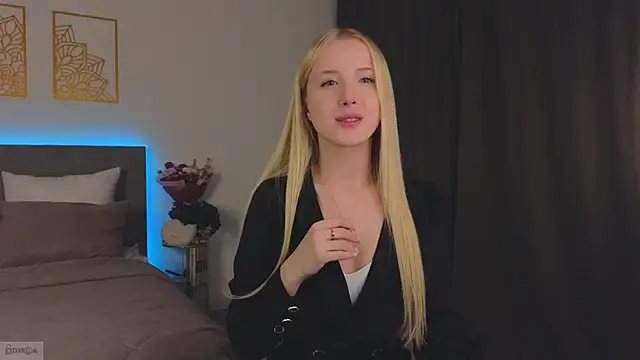 Adele Armas online show from 8, 10, 2025