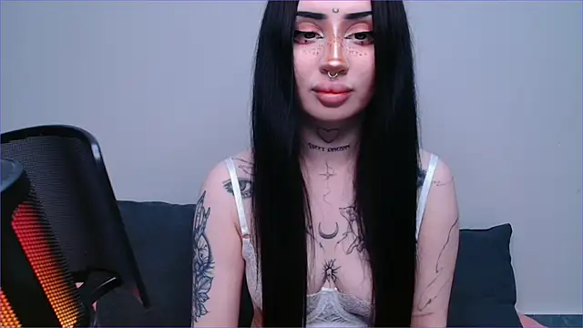 alisa tattoogirl1 online show from 9, 11, 2025