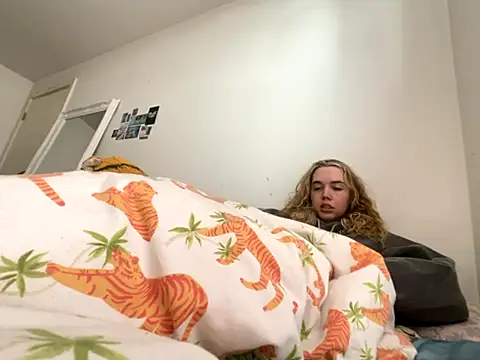 violetcutie online show from 15, 9, 2025