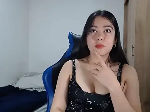 Snapshot of EloiseJun chatting on 2, 10, 2025 EloiseJun online show from 2, 10, 2025