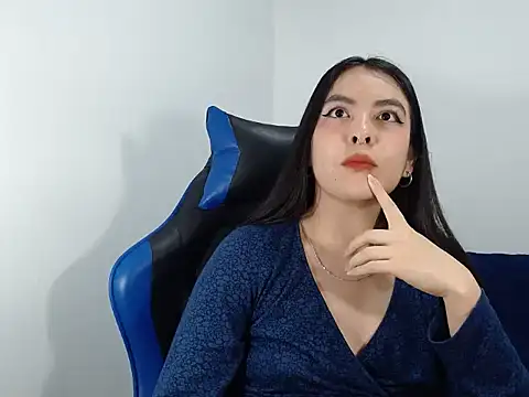 Snapshot of EloiseJun chatting on 11, 10, 2025 EloiseJun online show from 11, 10, 2025