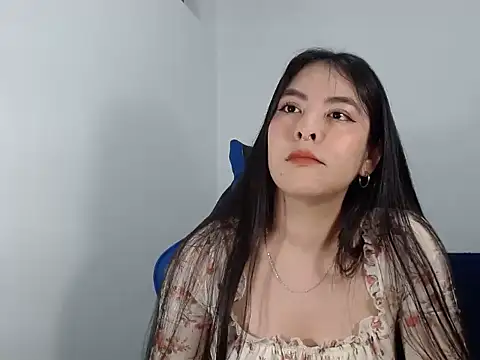 Snapshot of EloiseJun chatting on 12, 11, 2025 EloiseJun online show from 12, 11, 2025