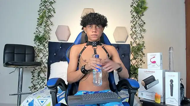 Snapshot of _taylor_black chatting on 6, 11, 2025 taylor black online show from 6, 11, 2025