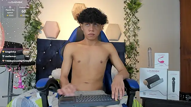 Snapshot of _taylor_black chatting on 11, 11, 2025 taylor black online show from 11, 11, 2025