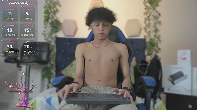 Snapshot of _taylor_black chatting on 20, 11, 2025 taylor black online show from 20, 11, 2025