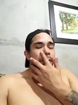 Snapshot of LevelUpL0ver chatting on 4, 4, 2026 LevelUpL0ver online show from 4, 4, 2026