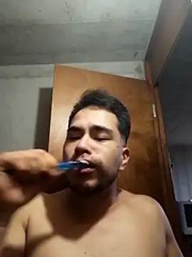 Snapshot of LevelUpL0ver chatting on 5, 4, 2026 LevelUpL0ver online show from 5, 4, 2026