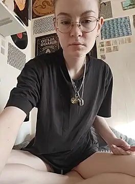 Snapshot of _arigins_ chatting on 8, 10, 2025 arigins online show from 8, 10, 2025