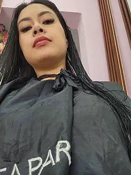 CrisMarulanda online show from 19, 11, 2025