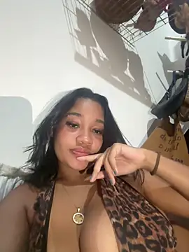 Snapshot of hillarymoreninha chatting on 25, 9, 2025 hillarymoreninha online show from 25, 9, 2025