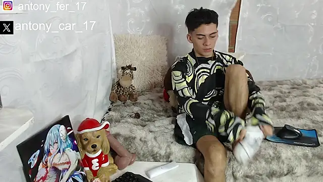 Snapshot of Rimuru17 chatting on 5, 11, 2025 Rimuru17 online show from 5, 11, 2025