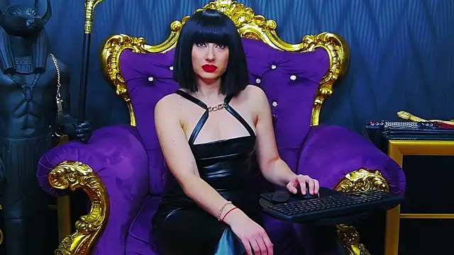 LaraMaeve online show from 24, 10, 2025