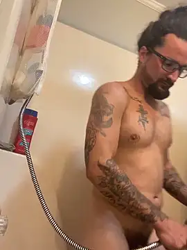 Snapshot of Lilbig_24 chatting on 15, 12, 2025 Lilbig 24 online show from 15, 12, 2025