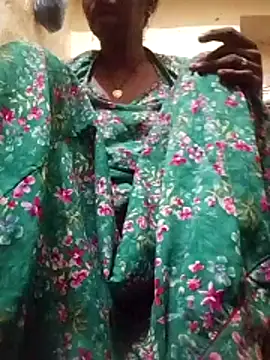 Snapshot of aunty_sumy chatting on 25, 10, 2025 aunty sumy online show from 25, 10, 2025