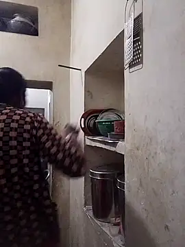 Snapshot of aunty_sumy chatting on 28, 10, 2025 aunty sumy online show from 28, 10, 2025