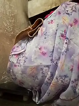 Snapshot of aunty_sumy chatting on 10, 11, 2025 aunty sumy online show from 10, 11, 2025