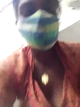 Snapshot of aunty_sumy chatting on 14, 11, 2025 aunty sumy online show from 14, 11, 2025