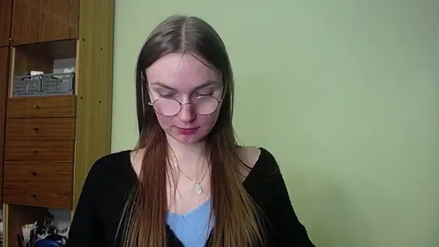 LooveELLYx online show from 3, 12, 2024