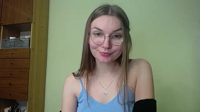 LooveELLYx online show from 3, 12, 2024