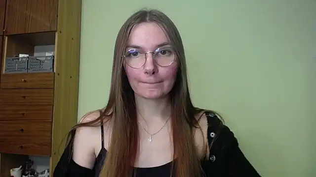 LooveELLYx online show from 9, 12, 2024