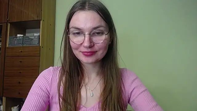 LooveELLYx online show from 10, 12, 2024