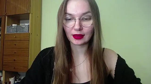 LooveELLYx online show from 12, 12, 2024