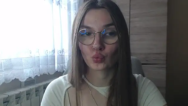 LooveELLYx online show from 3, 1, 2025