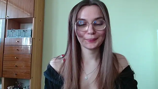 LooveELLYx online show from 10, 3, 2025